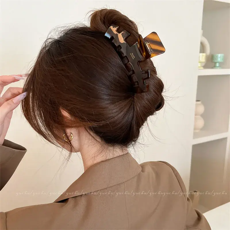 Large Size French Style Simple Acetate Hair Grips Women's Shark Tail Clips Hot Sale Of The Season New Back of Head Professional 