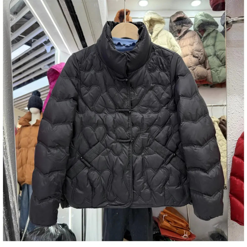 Down Jacket Women 2025 New Autumn Winter Stand Up Collar Fluffy Short Puffer Jacket Wave Pattern Loose 90% White Duck Down Coat
