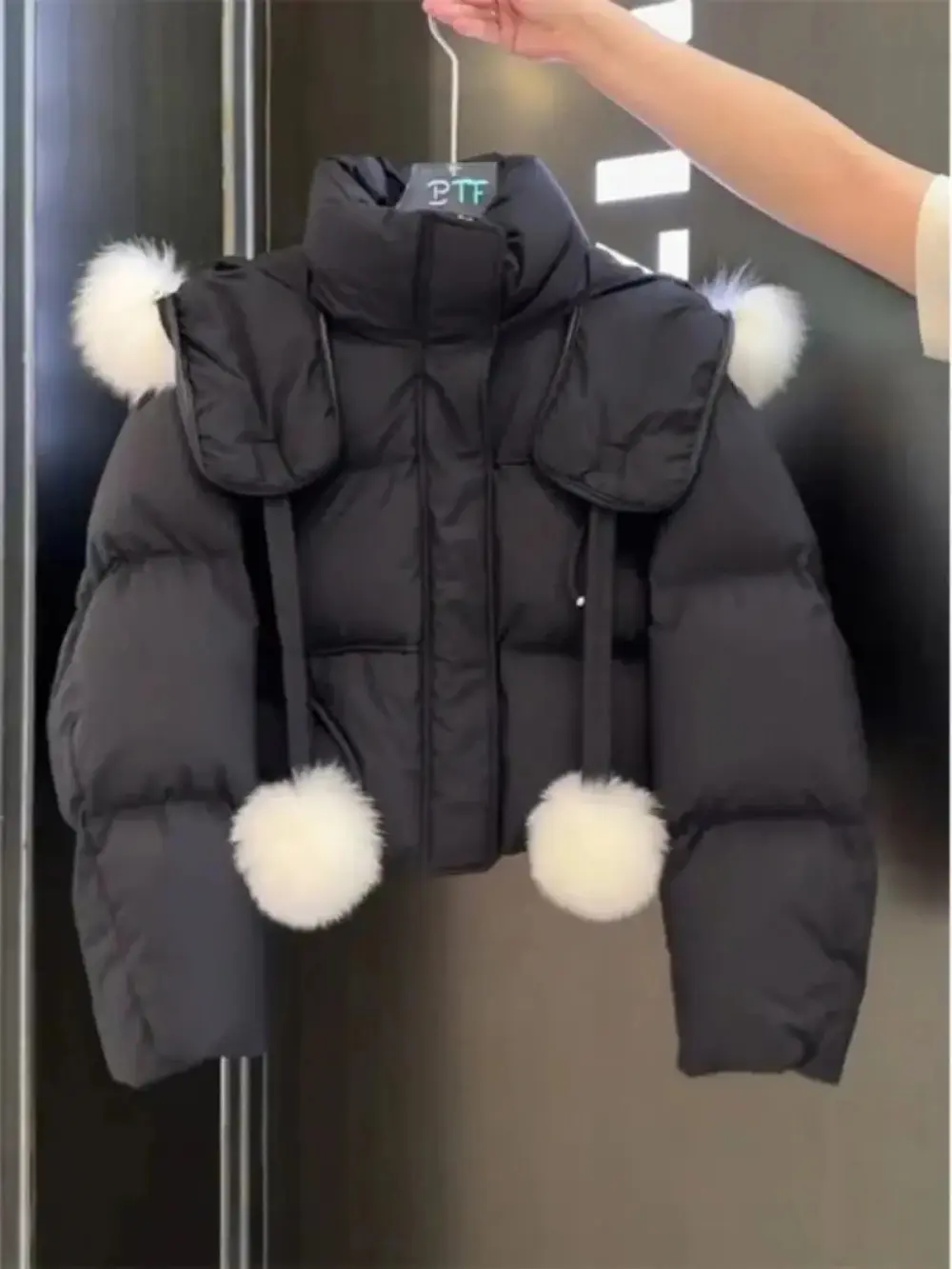 2024 New Winter White Duck Down Jacket Women Short Warm Real Fox Fur Coat Female Hooded Real Fur Down Coat Puffer Jacket