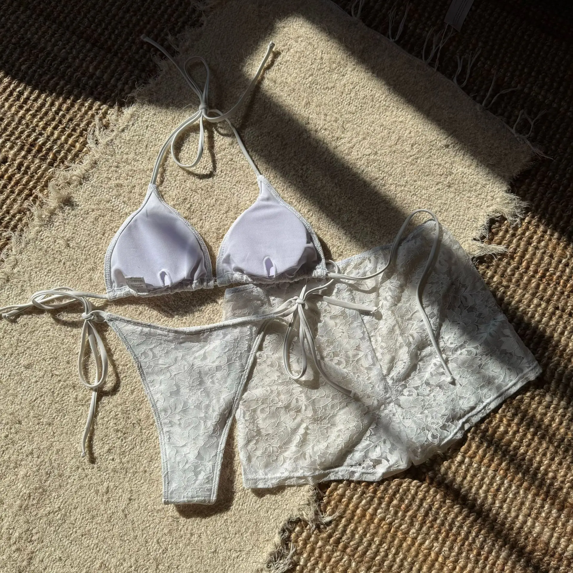 2025 new women's split three-piece set seaside beach lace swimsuit strap bikini