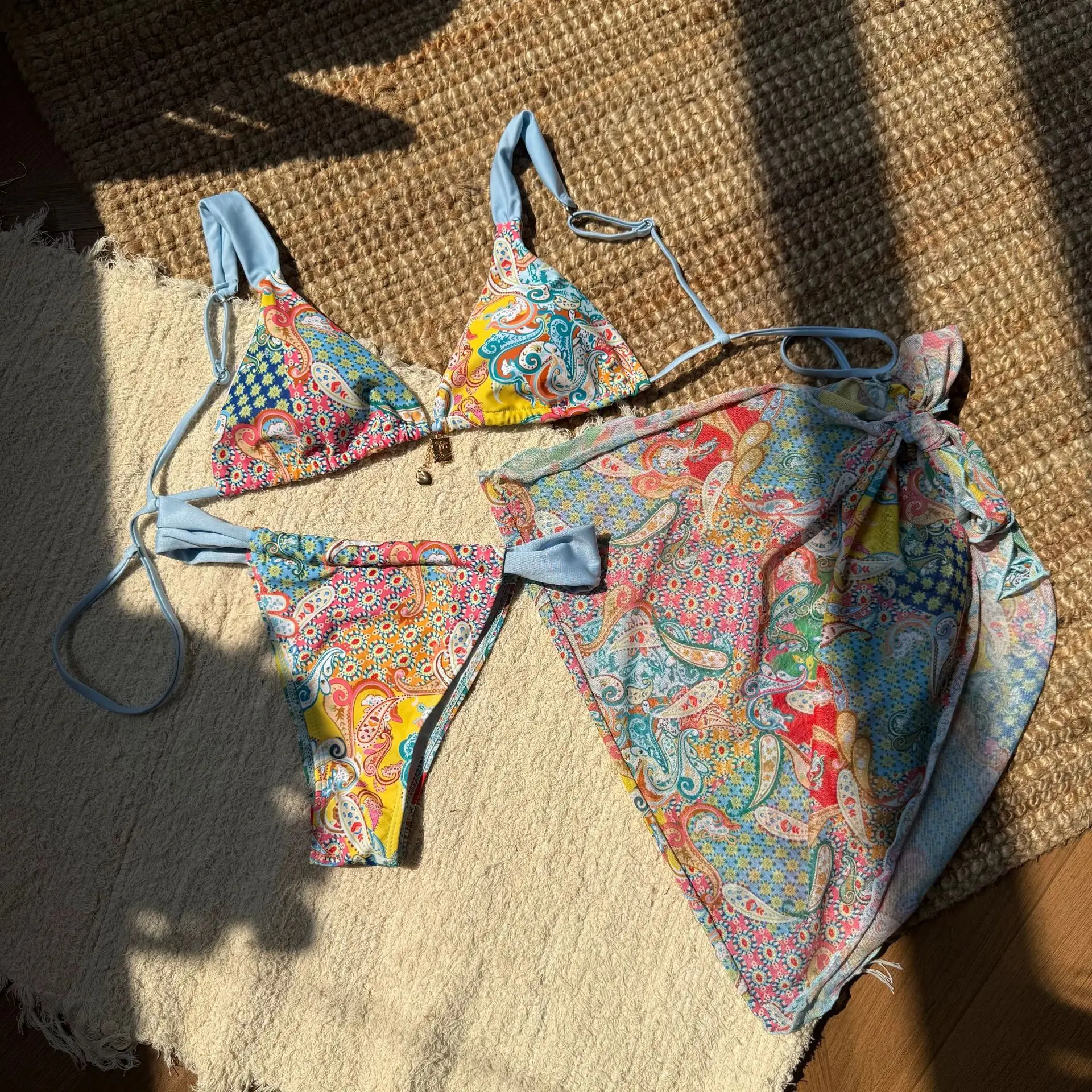2025 new fashionable swimsuit women's split three-piece bikini beach swimsuit set