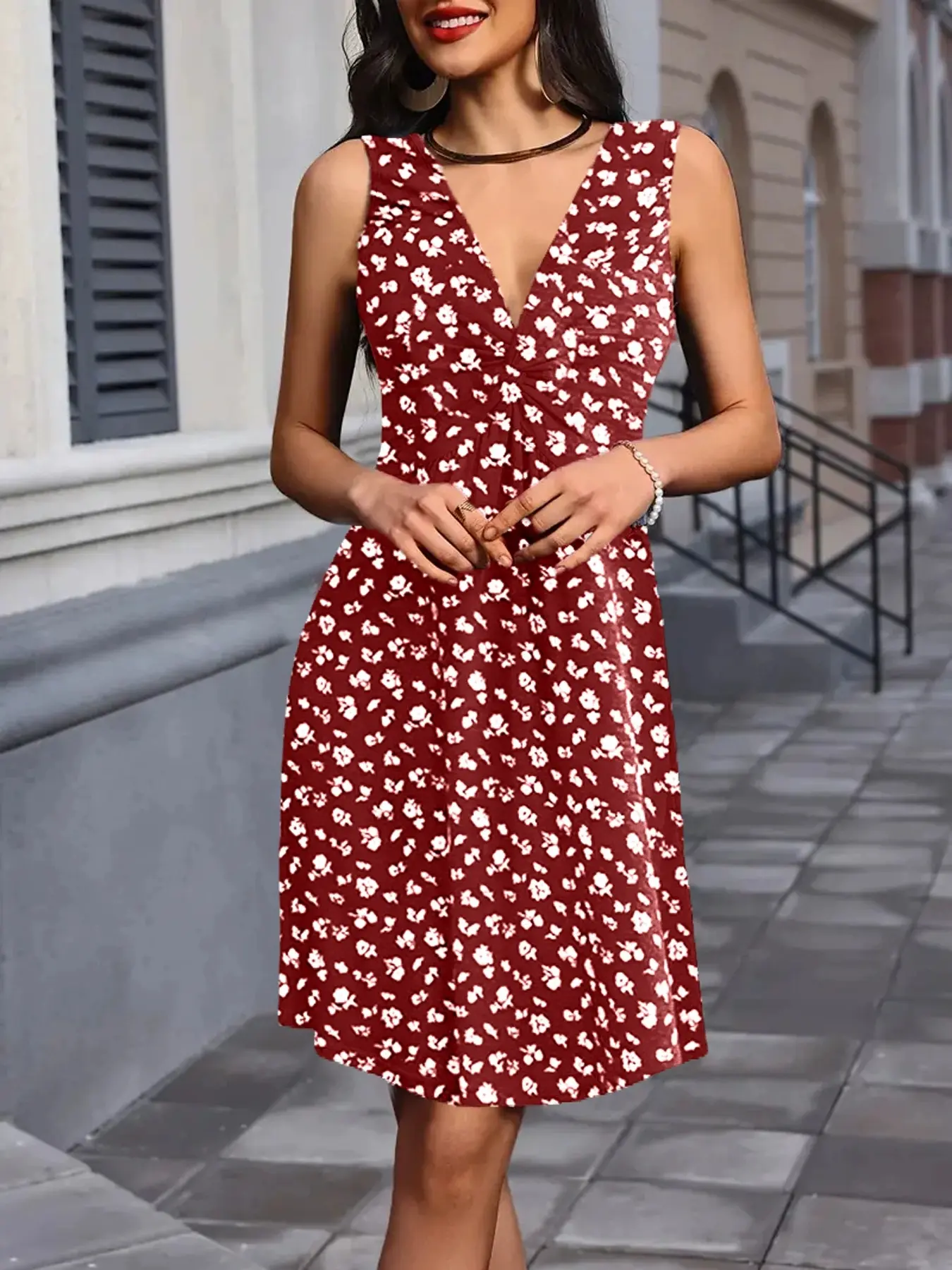 2025 dress summer European and American sexy design chest kink pleats waist slimming dress