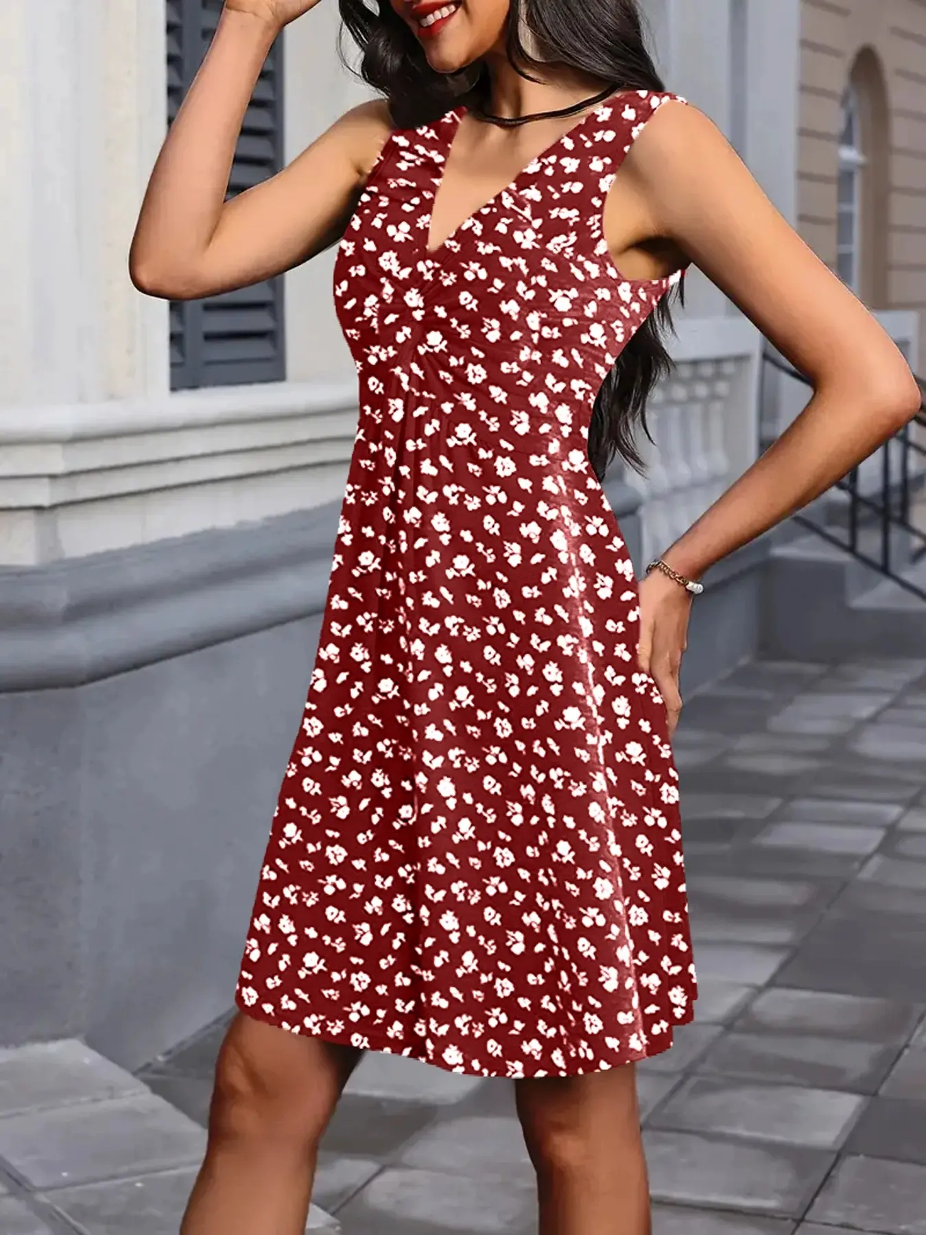 2025 dress summer European and American sexy design chest kink pleats waist slimming dress