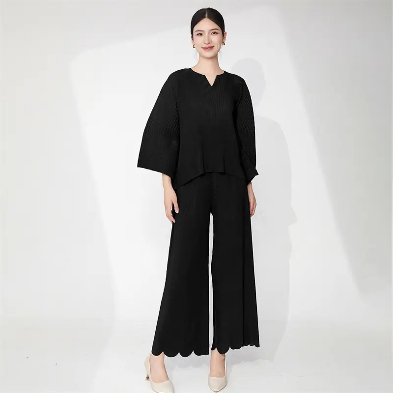 LANMREM Chic New Fashion Pleated Women's Two Pieces Set High-end V Collar Bawting Sleeve Loose Top And Wide Flared Pants 2DB4144