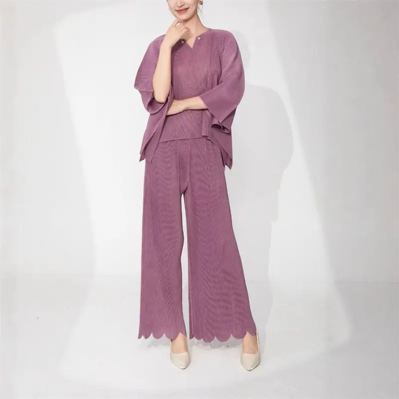 LANMREM Chic New Fashion Pleated Women's Two Pieces Set High-end V Collar Bawting Sleeve Loose Top And Wide Flared Pants 2DB4144