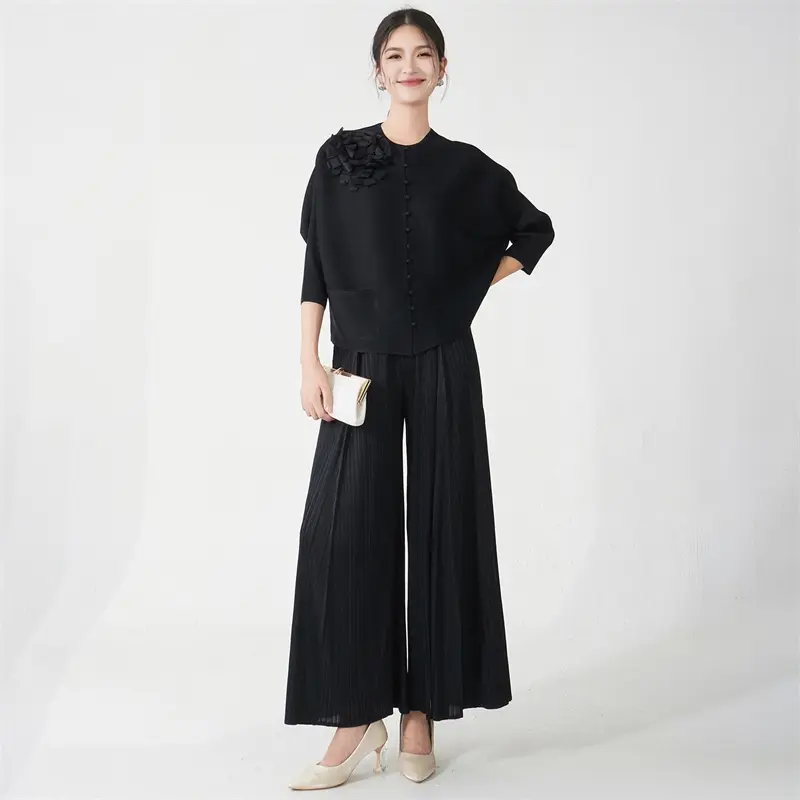 LANMREM Pleated Women's Two-Piece Set Fashion Bawting Sleeve Single Breated Top And Wide Leg Pants Autumn Outfit Clothes 2DB4249