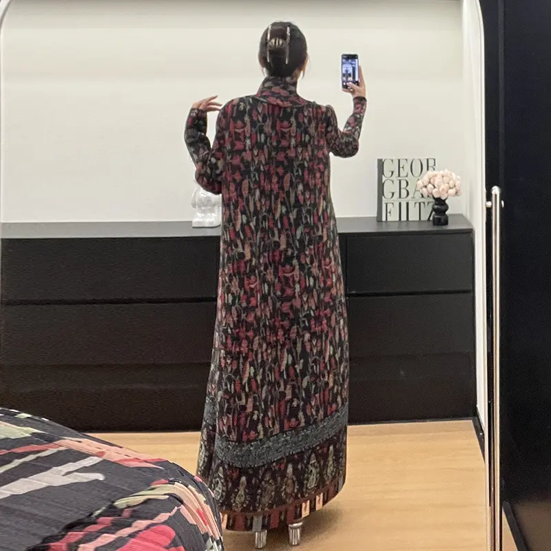 LANMREM Vintage Printting Pleated 2025 New Women's Trench Coat Fashion Temperament Elastic Loose Cardigan Long Robe Coats DB4239