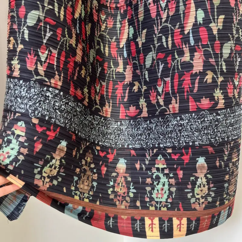 LANMREM Vintage Printting Pleated 2025 New Women's Trench Coat Fashion Temperament Elastic Loose Cardigan Long Robe Coats DB4239