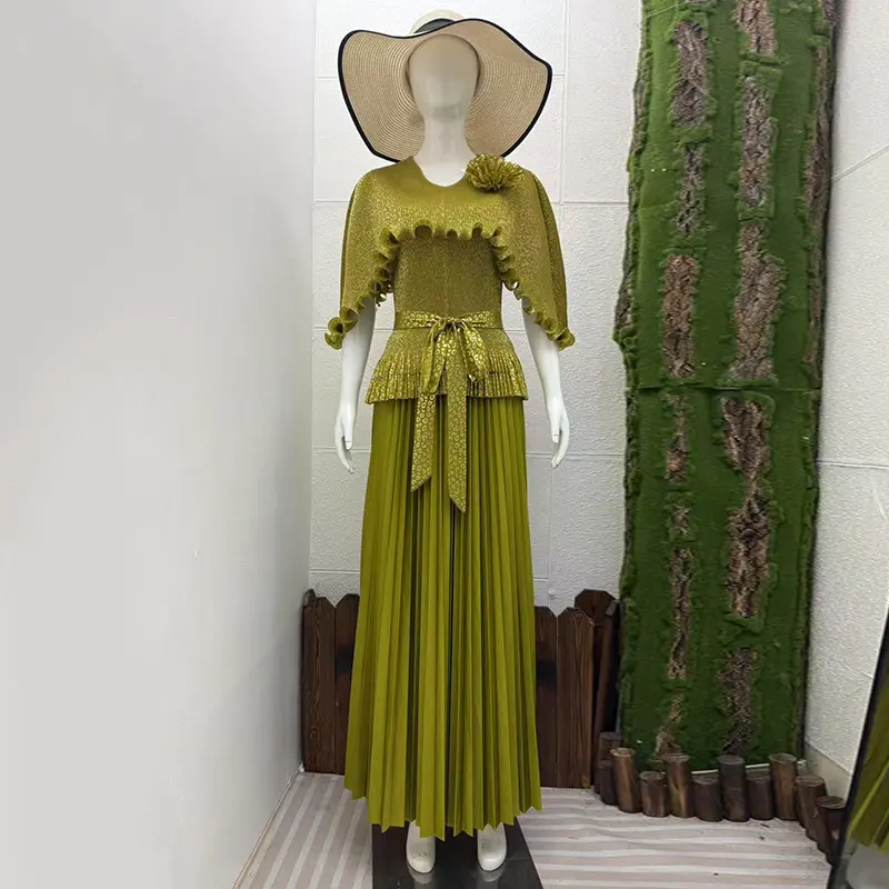 LANMREM Gold Foil Printing Design Women's Pleated Two Pieces Set Bawting Sleeve Ruched Spliced Tie Top And Elastic Skirt 2DB4149