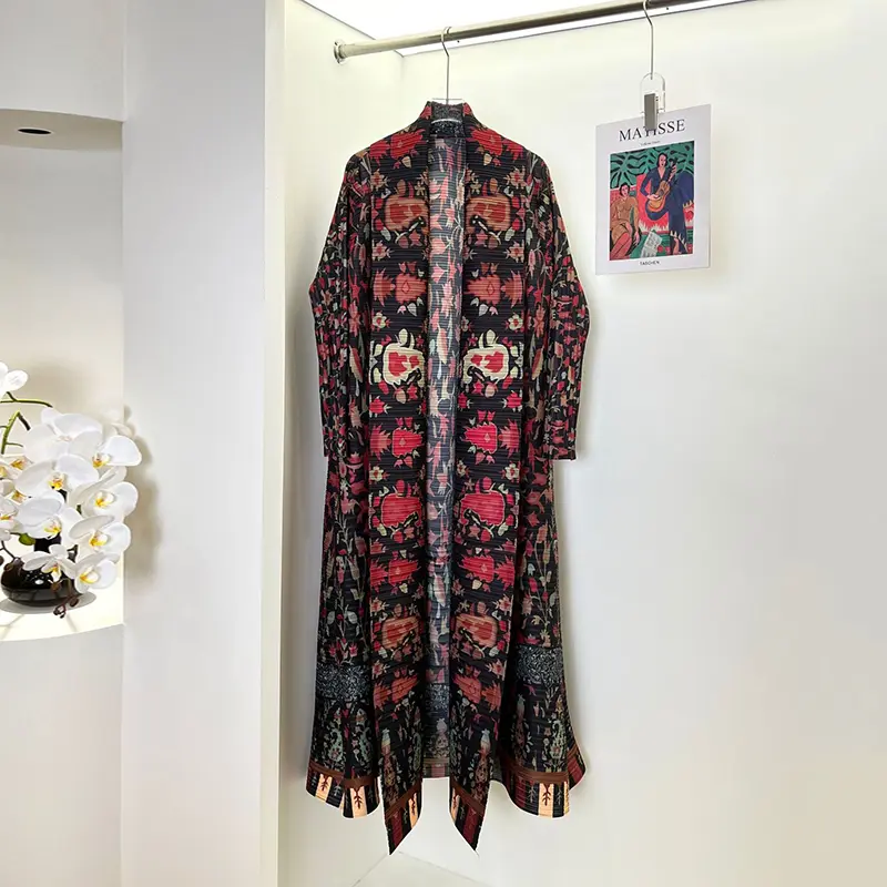 LANMREM Vintage Printting Pleated 2025 New Women's Trench Coat Fashion Temperament Elastic Loose Cardigan Long Robe Coats DB4239