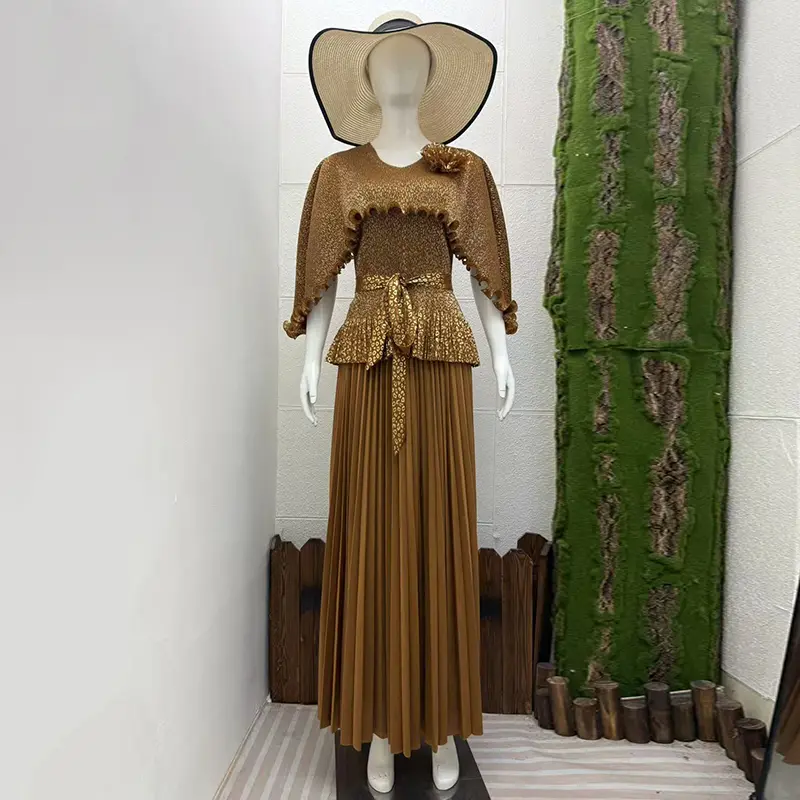 LANMREM Gold Foil Printing Design Women's Pleated Two Pieces Set Bawting Sleeve Ruched Spliced Tie Top And Elastic Skirt 2DB4149