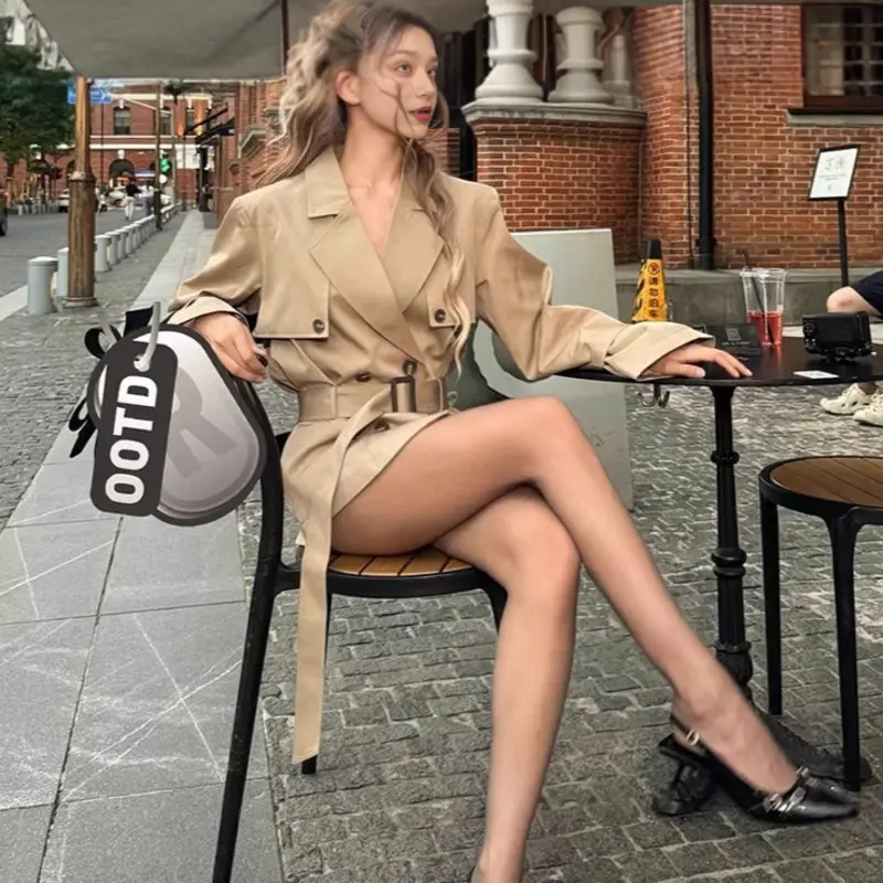 LANMREM French Style Khaki Short Trench Coat For Women 2025 Autumn Waist-Cinching Design Double Breasted Casual Overcoat 2DB4235