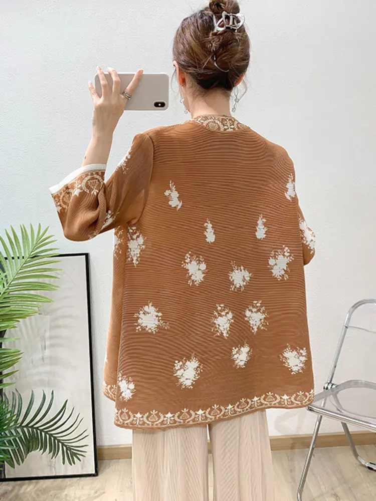 LANMREM Khaki Pleated Set High End Design Versatile Loose Print V Collar Top And Wide Leg Patns Two Piece Set  2025 Summer New