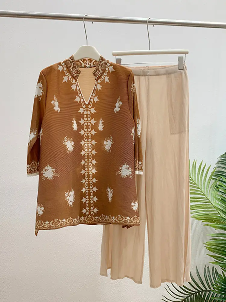 LANMREM Khaki Pleated Set High End Design Versatile Loose Print V Collar Top And Wide Leg Patns Two Piece Set  2025 Summer New