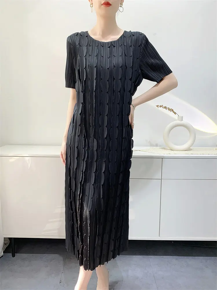 LANMREM Niche Summer Pleated Women's Dress 3D Decorative Patches Design O-neck Short Sleeve Mid-Length Dresses Chic New 2DB3607