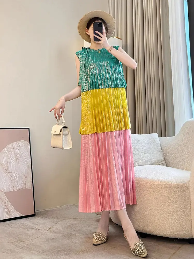 LANMREM Pleated Sleeveless Dress For Women Summer Fashion Loose Elegant Famale Tie Design Gold Foil Printing Dresses 2DB3540