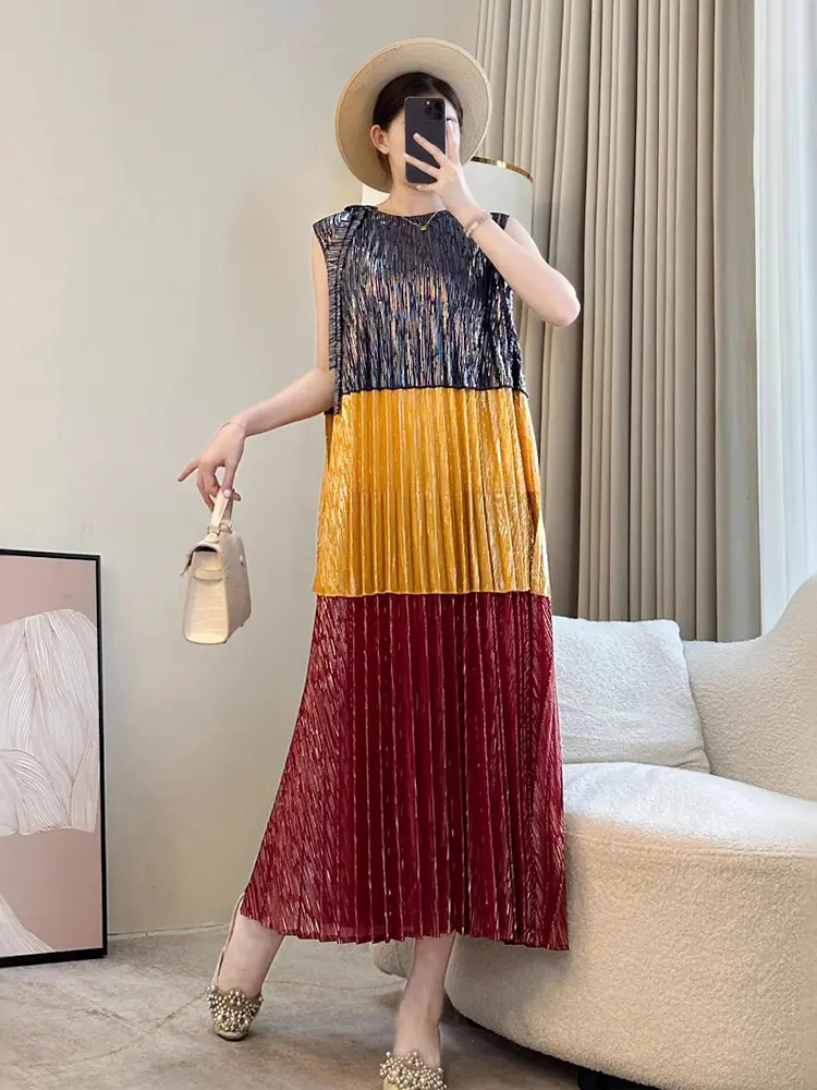 LANMREM Pleated Sleeveless Dress For Women Summer Fashion Loose Elegant Famale Tie Design Gold Foil Printing Dresses 2DB3540