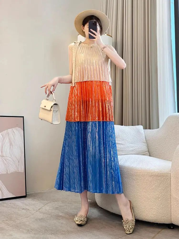 LANMREM Pleated Sleeveless Dress For Women Summer Fashion Loose Elegant Famale Tie Design Gold Foil Printing Dresses 2DB3540