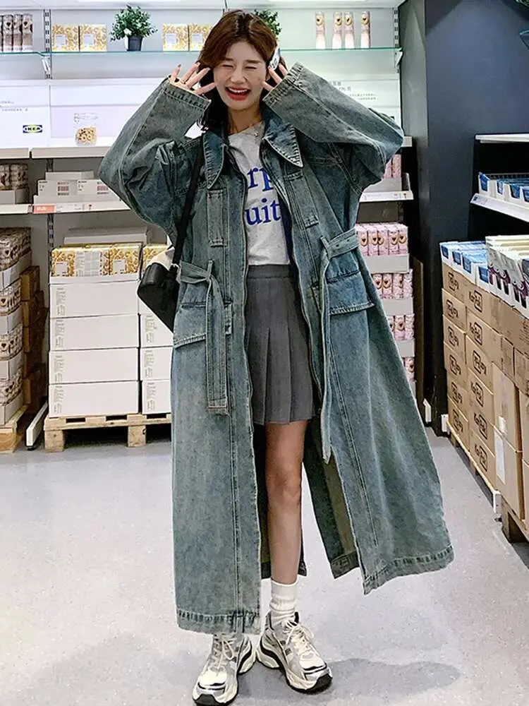 LANMREM Streetwear Denim Long Trench Coat Women Lapel Patchwork Belt Gathered Waist Windbreaker Blue Vintage 2024 New 2AA5075