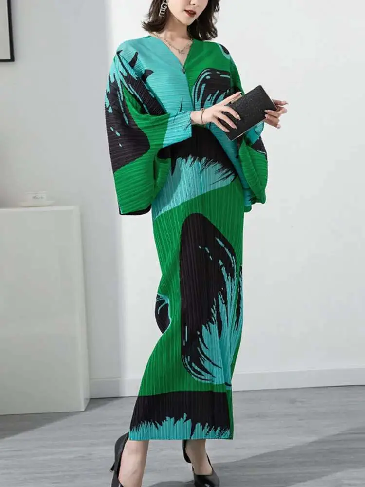 LANMREM Pleated Zebra Printed Dress 2025 Summer Spring New Women Elegant Style Thin Bat Sleeve V Neck Loose Long Dresses 2R2232