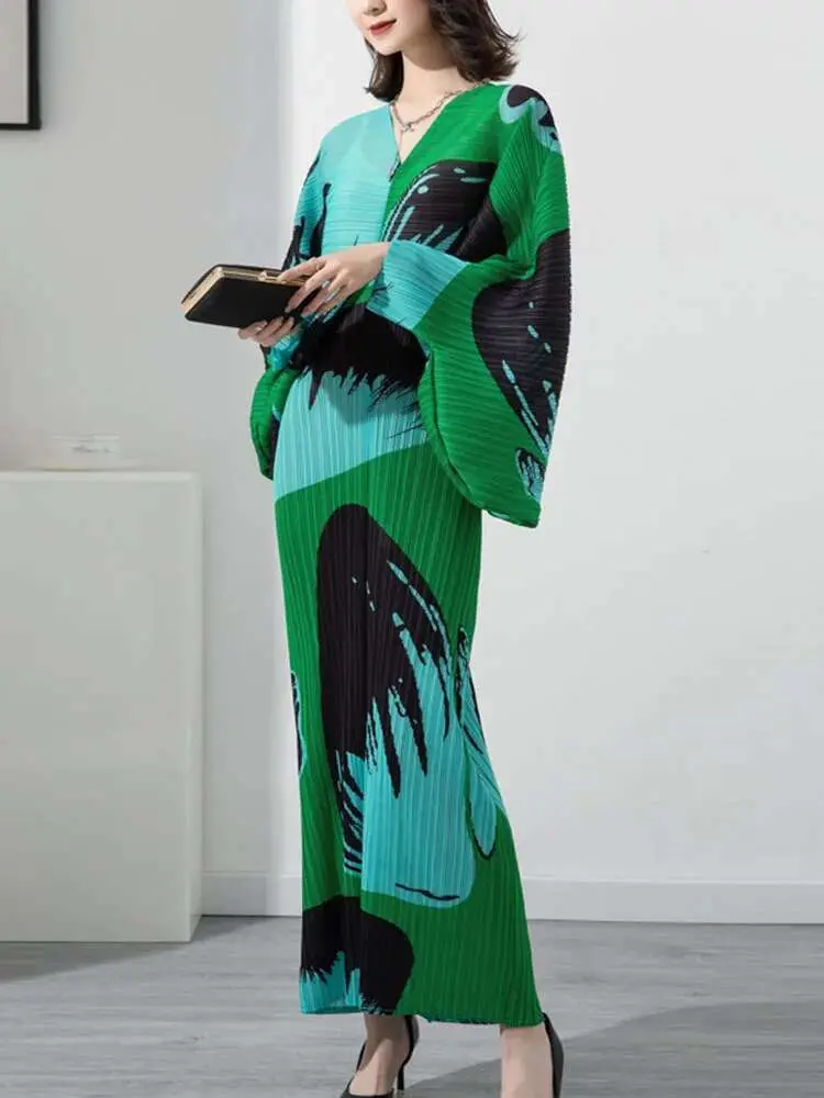 LANMREM Pleated Zebra Printed Dress 2025 Summer Spring New Women Elegant Style Thin Bat Sleeve V Neck Loose Long Dresses 2R2232
