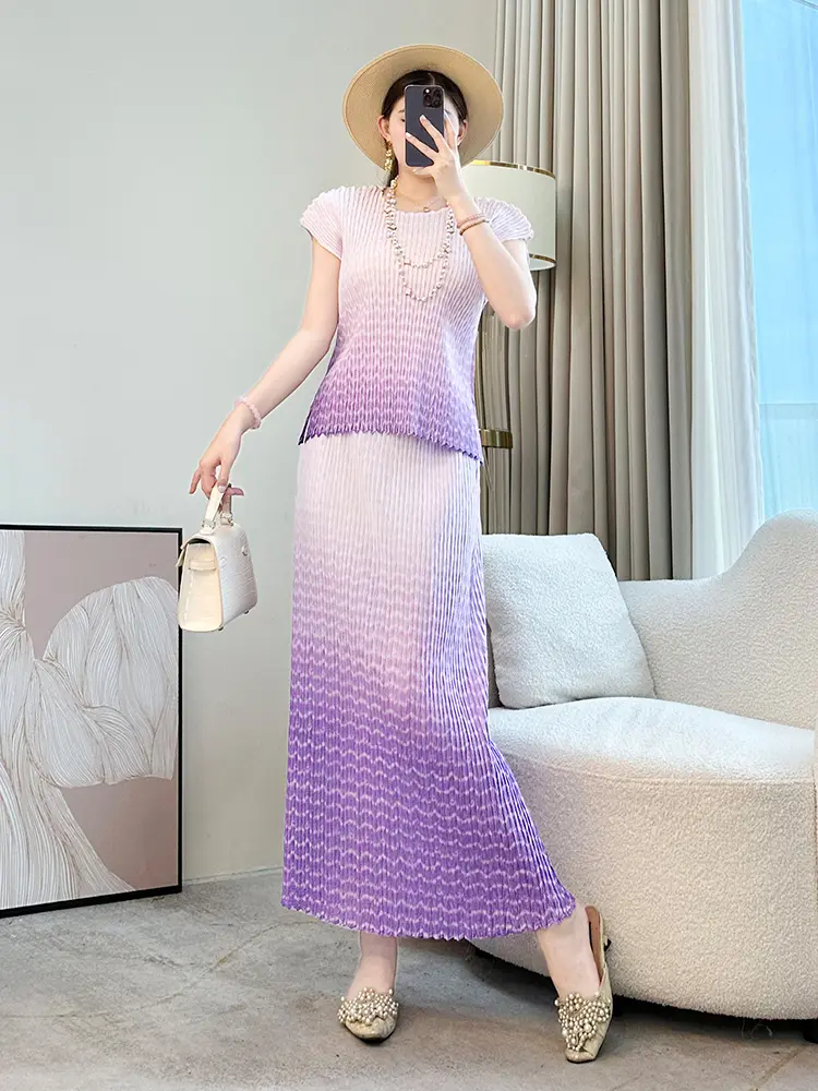 LANMREM Colorblock Gradient Design Women's Pleated Two Pieces Set 2025 New Loose Side Vent Short Sleeve Top And Skirt 2DB3156