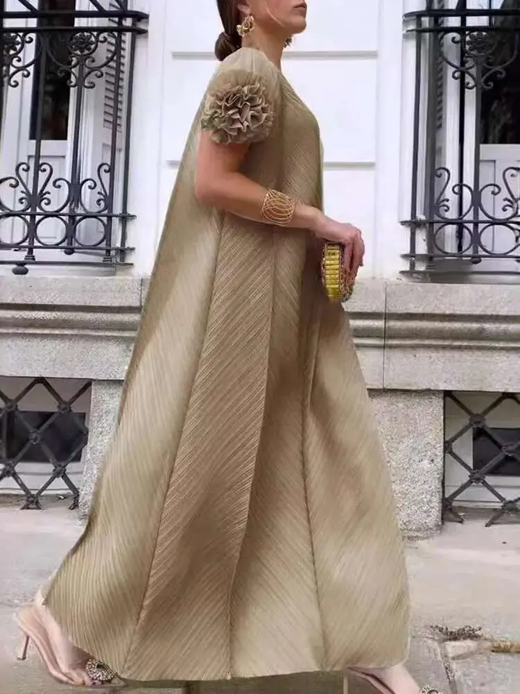LANMREM Maxi Pleated Dress For Women Flower Short Sleeves Solid Color Feamle Fashion Clothing 2025 Summer New Dresses 2DA7807