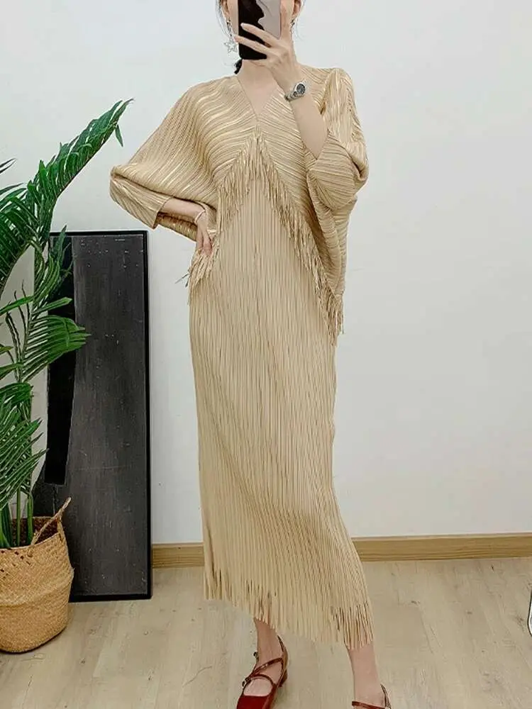 LANMREM Sequins Tassel Design Pleated Dress Women V Neck Batwing Sleeves Dresses Elegant Party 2025 Spring New Clothing 2DA4164