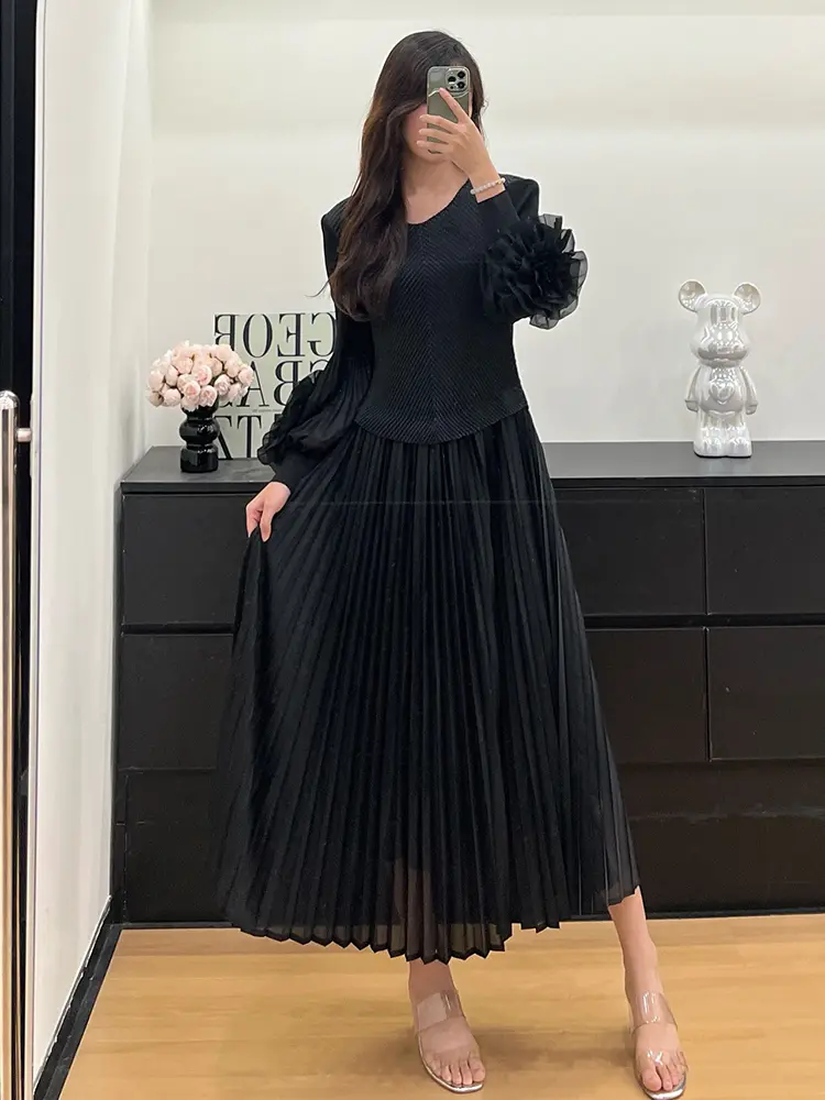 LANMREM Niche Chic Women's Pleated Two Pieces Set Flower Splicing Lantern Sleeves Design Top And Elastic Skirt 2025 New 2DB3568
