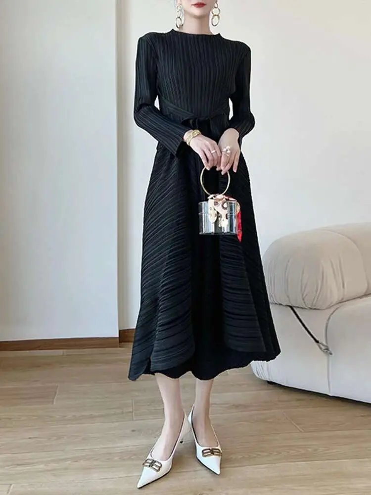 LANMREM Bandage Design Pleated Two Pieces Set Women's O-neck Pullover Tops And Elastic Waist Wide Leg Calf-length Pants 2YA713