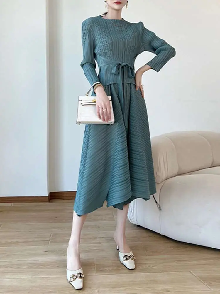 LANMREM Bandage Design Pleated Two Pieces Set Women's O-neck Pullover Tops And Elastic Waist Wide Leg Calf-length Pants 2YA713