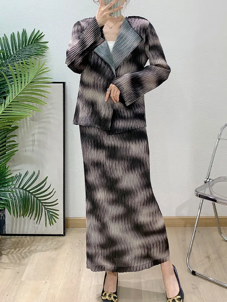 LANMREM Pleaset Tie Dye Printting Trendy Black Women's Pleated Two Pieces Set Lapel Jackets And Elastic Waist Skirt Sets 2DB3280