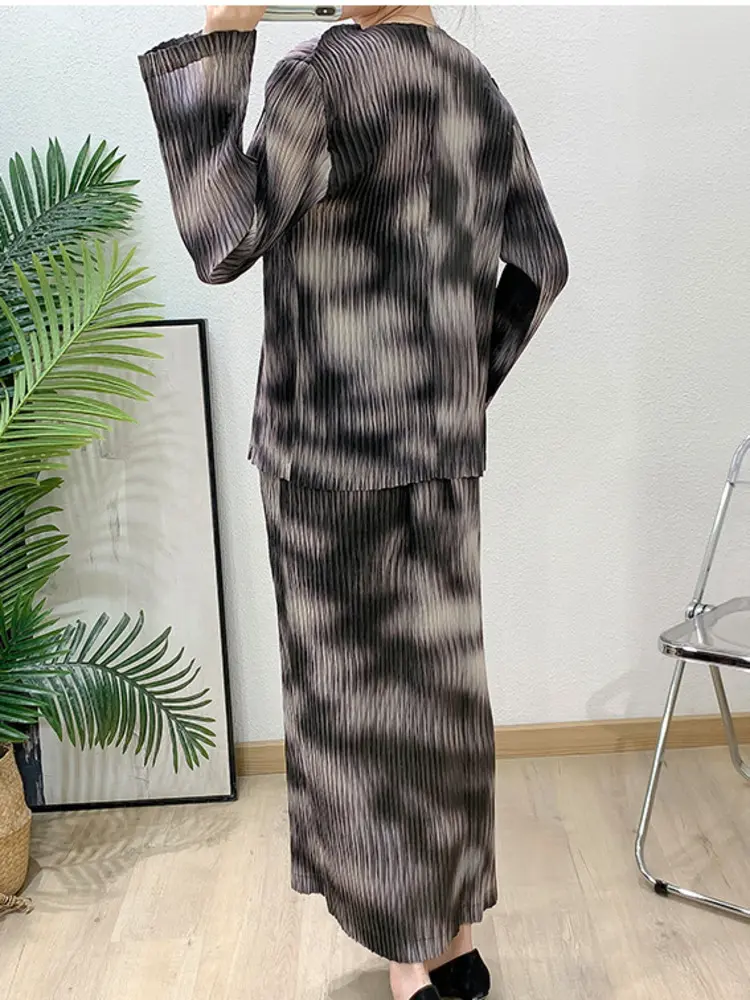 LANMREM Pleaset Tie Dye Printting Trendy Black Women's Pleated Two Pieces Set Lapel Jackets And Elastic Waist Skirt Sets 2DB3280