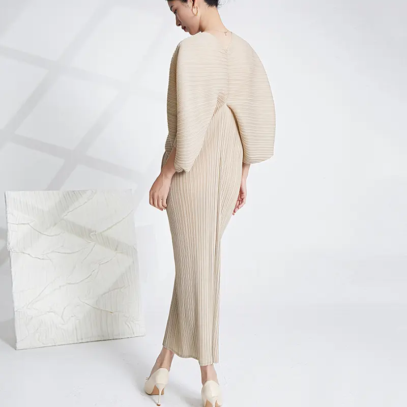 LANMREM Pleated Dress For Women V Neck Batwing Sleeves Loose Casual Dresses Female Spring New Fashion Party Clothing 2DC1486