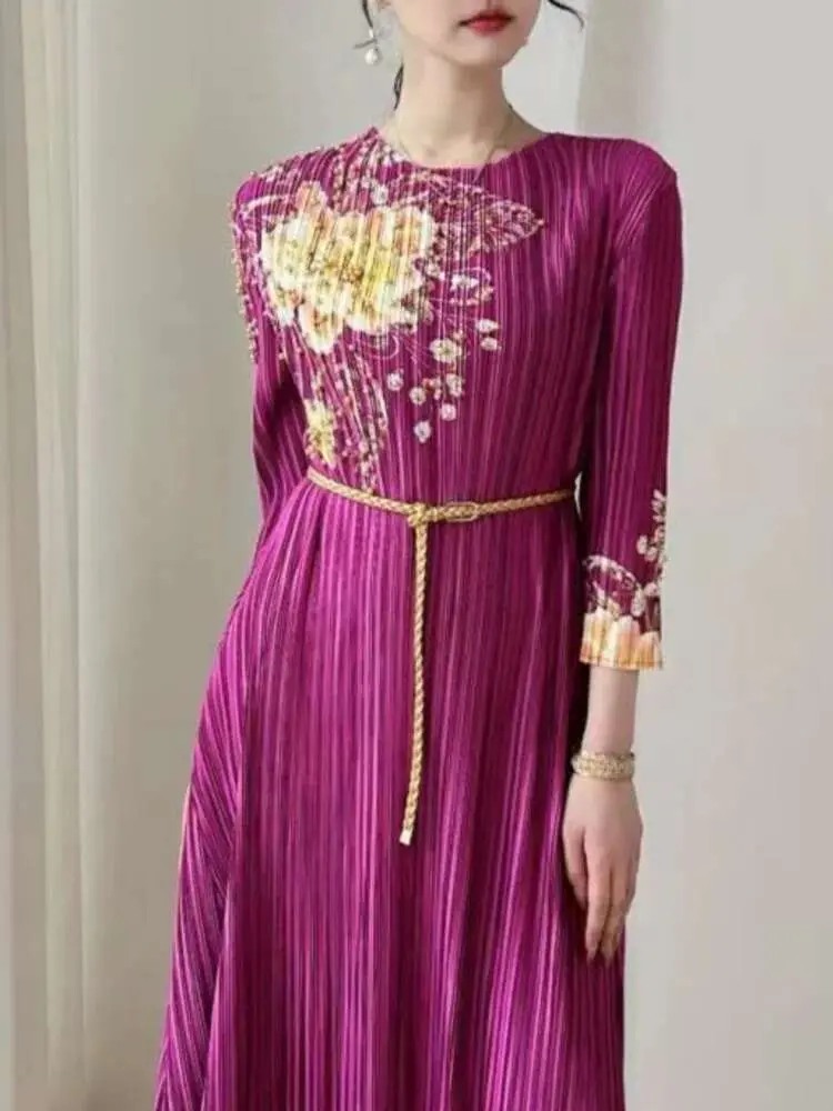 LANMREM Temperament Women's Pleated Dress O-neck Three Quarter Sleeve Loose Casual Print Dresses Fashion 2025 Summer New 2DE346
