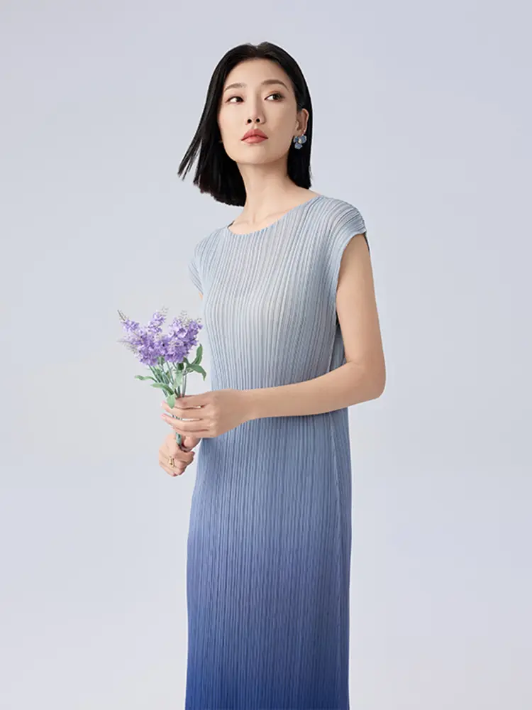 LANMREM niche chic Gradient color pleated dress women's 2025 new loose casual straight o-neck sleeveless summer dresses