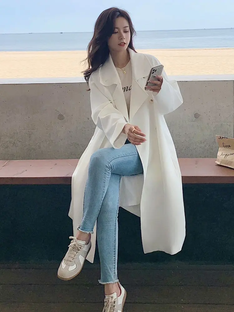 LANMREM Versatile White Women's Trench Coat Belt Gathered Waist Mid Length Windbreaker Office Lady 2024 New Clothing 2AA5202