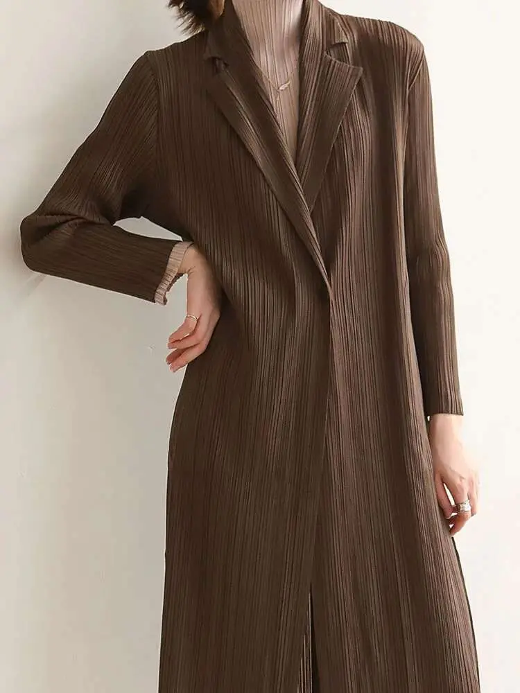 LANMREM Pleated Trench For Women 2025 Summer Spring Long Sleeves Solid Color Slim Mid-length Notched Collar Fashion Coats 2R3690