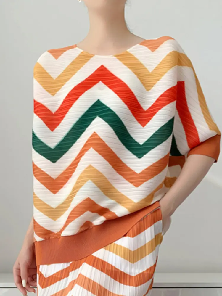 LANMREM Contrasting Wavy Stripes Print Pleated Two Pieces Set Women's 2025 New Loose Causal Batwing Sleeve Top + Tassel Skirt
