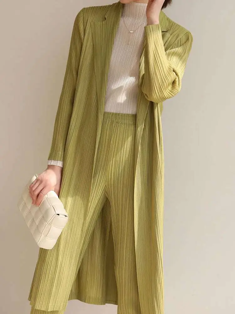 LANMREM Pleated Trench For Women 2025 Summer Spring Long Sleeves Solid Color Slim Mid-length Notched Collar Fashion Coats 2R3690