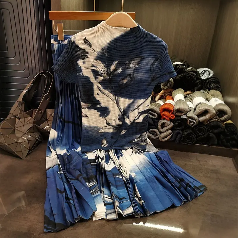 LANMREM Summer Ink Printting Women's Two Pieces Set 2025 New Short Sleeve Slim T-shirt And Elastic Waist A-line Skirts 2DB3167