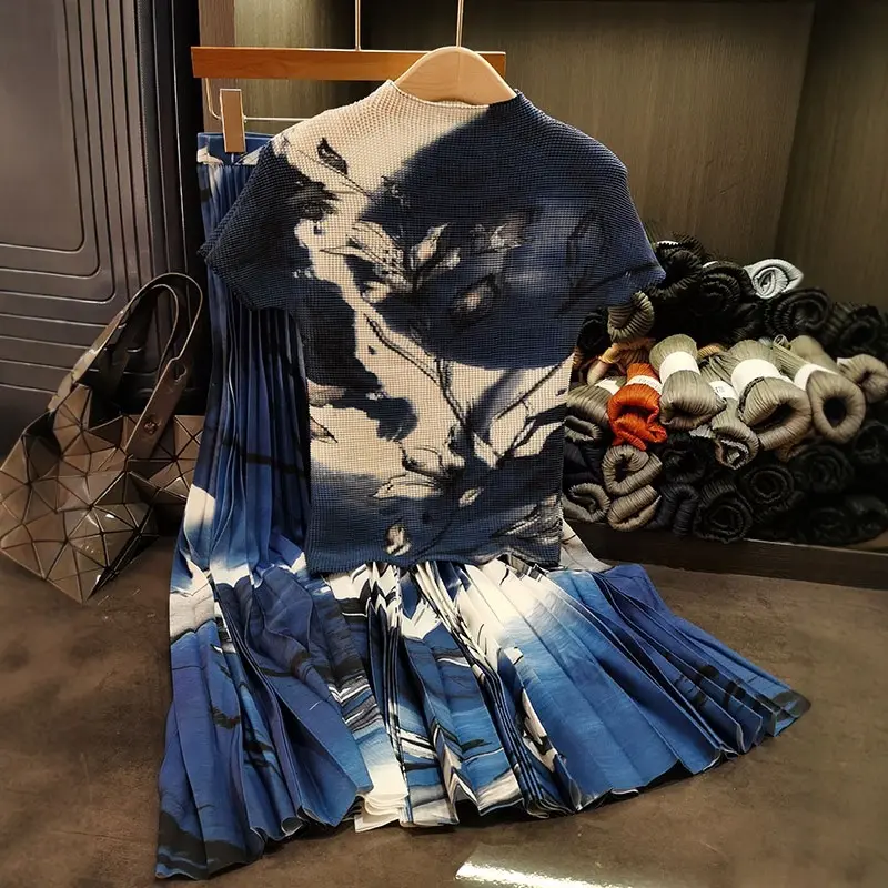 LANMREM Summer Ink Printting Women's Two Pieces Set 2025 New Short Sleeve Slim T-shirt And Elastic Waist A-line Skirts 2DB3167