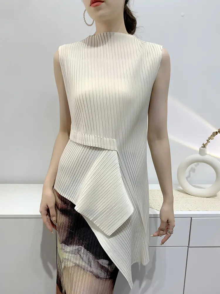 LANMREM Irregular Pleated T-shirt Women's Stand Collar Sleeveless Solid Color Gathered Waist Designer Fashion New Top 2DC1297