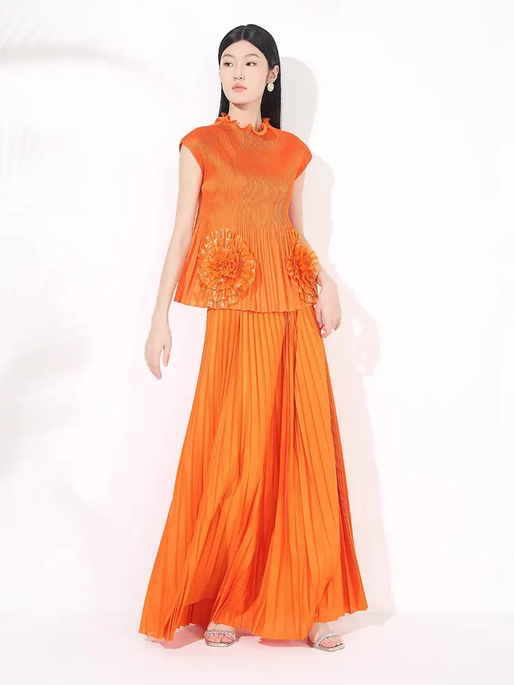 LANMREM Pleated Chic Women's Two Pieces Set 2025 New Flower Decoration Sleelvess Top + Leastic High Waist Wide Leg Pants 2DB3321