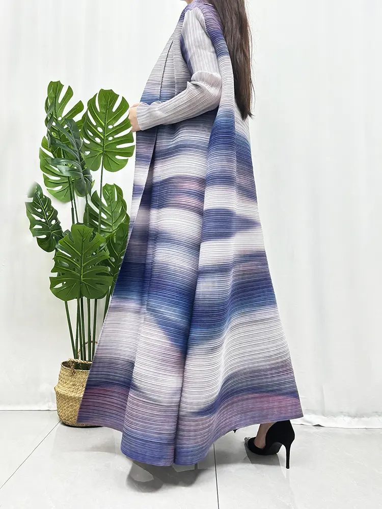 LANMREM Pleated Robe For Women High End Fashion Versatile Lightweight Windbreaker Coat Cloak Gradient Cardigan Long Coat 2DB3505