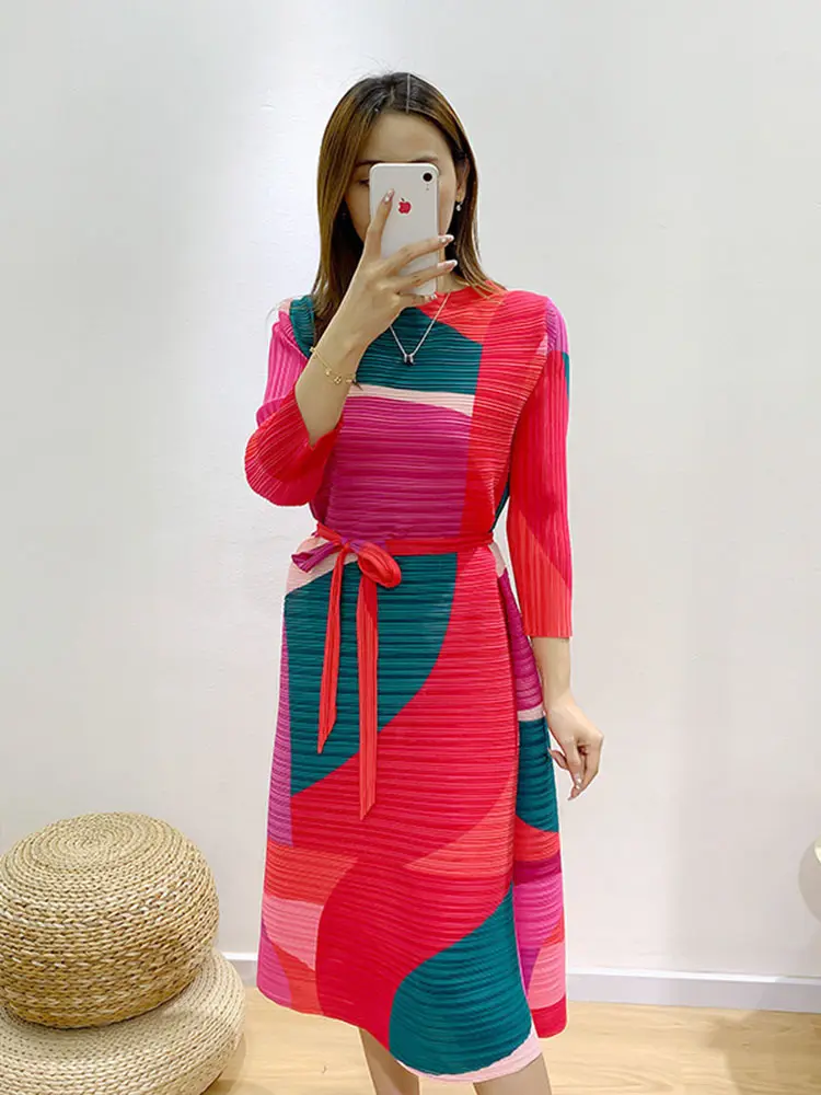 LANMREM Pleated Printing Dress For Women 2025 Spring Loose Color Block Dresses With Belt Female Fashion Clothes 2D1127