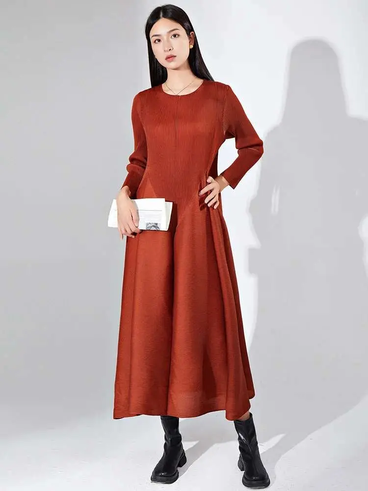 LANMREM Pleated Dress For Women Round Neck Long Sleeves Solid Color Fold Elegant Dresses Female Clothing 2024 Spring New 2DA2102