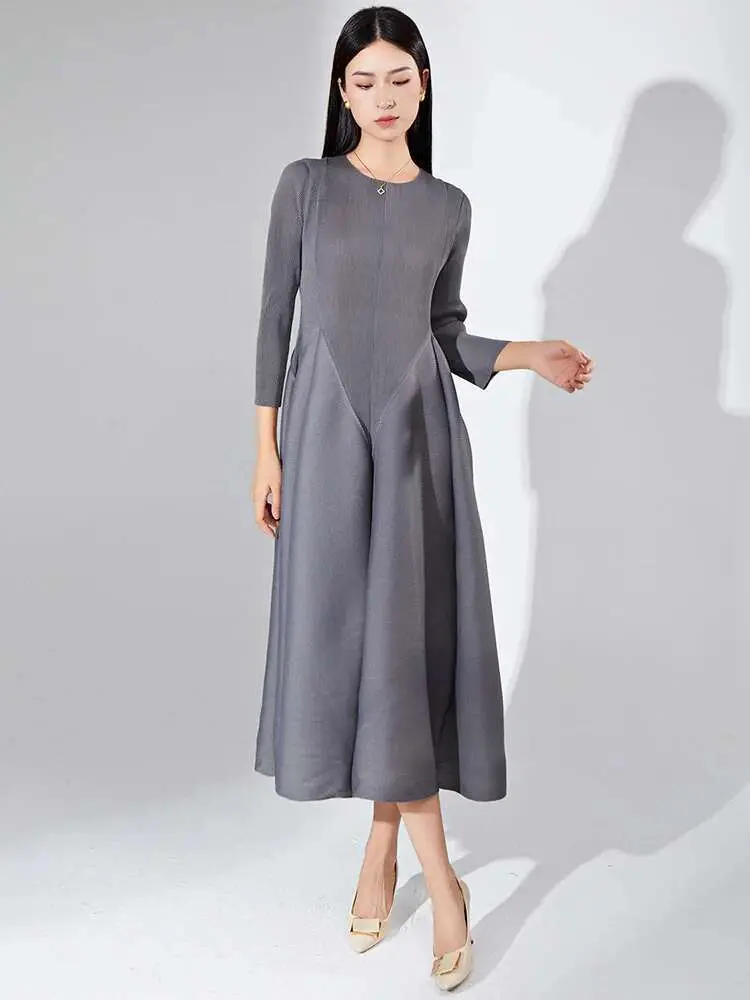 LANMREM Pleated Dress For Women Round Neck Long Sleeves Solid Color Fold Elegant Dresses Female Clothing 2024 Spring New 2DA2102