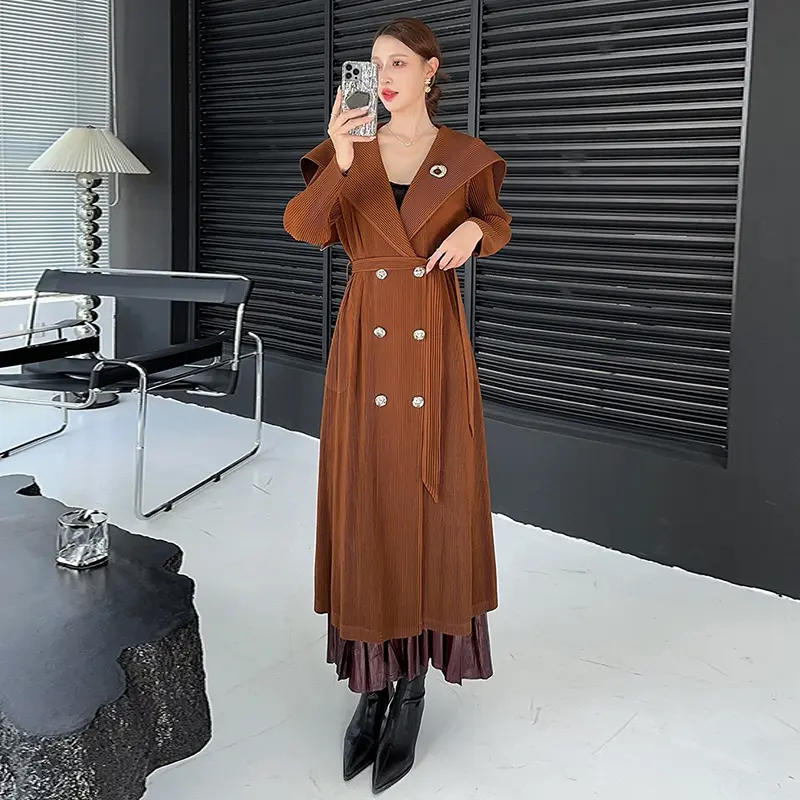 LANMREM Chic New Casual Double Breasted Pleated Lightweight Women's Trench Coat Fashion Lace-Up Waist Slimming Long Coat 2DB4107