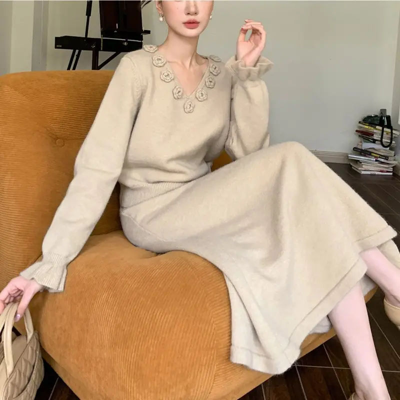 LANMREM Three Dimensional Flower Knitted V-neck Pullover Sweater + Elastic Waist Knitting Skirt Women's Two-piece Set 2DB3740